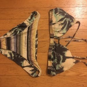 Billabong Reversible Bikini - TOP ONLY